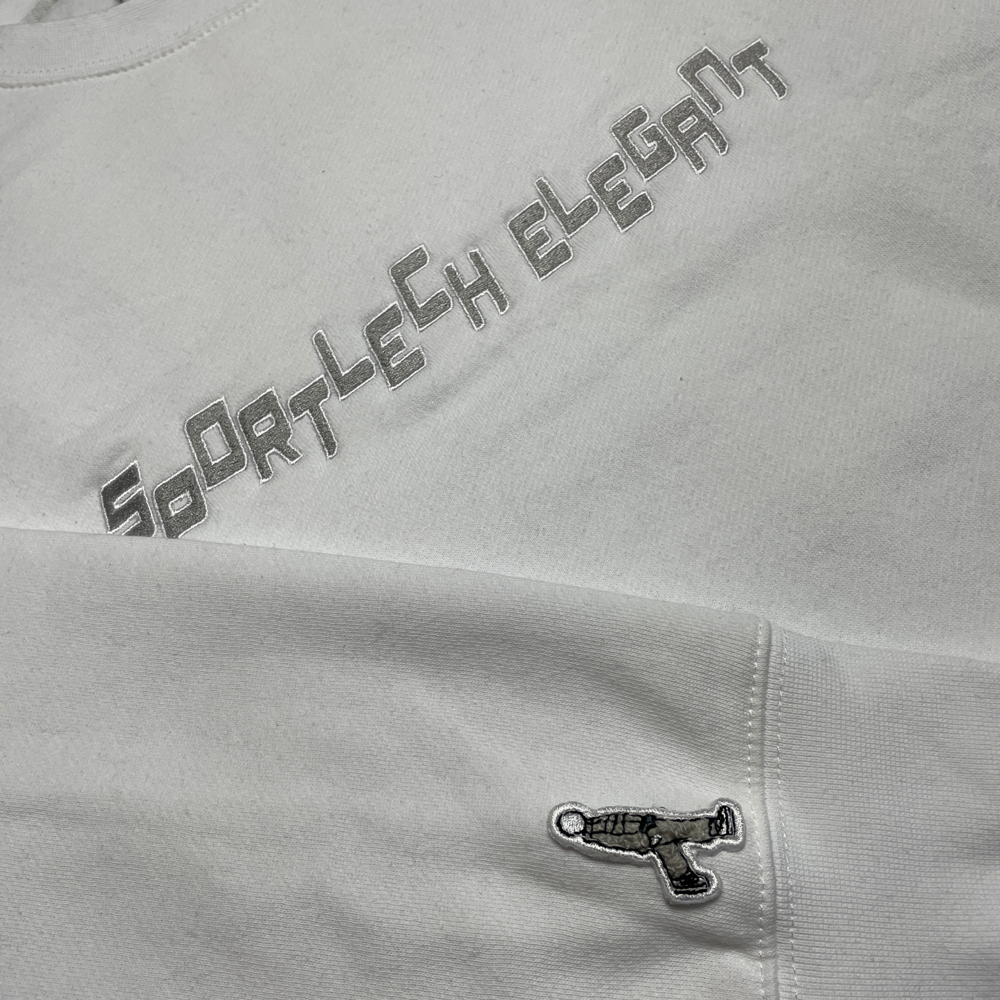 SE WHITE CREWNECK